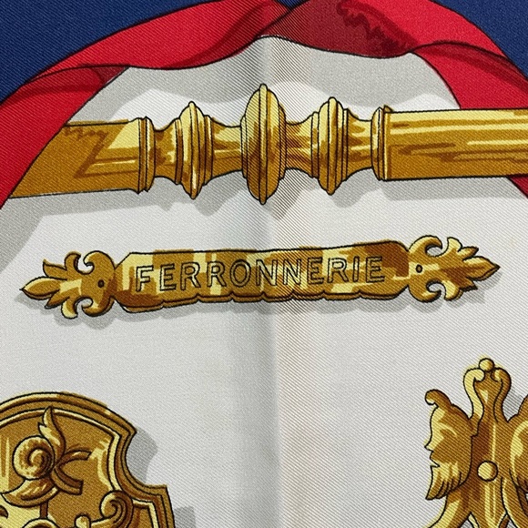 Preloved Hermes Ferronnerie 90cm silk scarf by Caty De Savigny - Picture 4 of 11